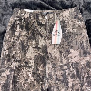 Cali1850 cargo camo pants